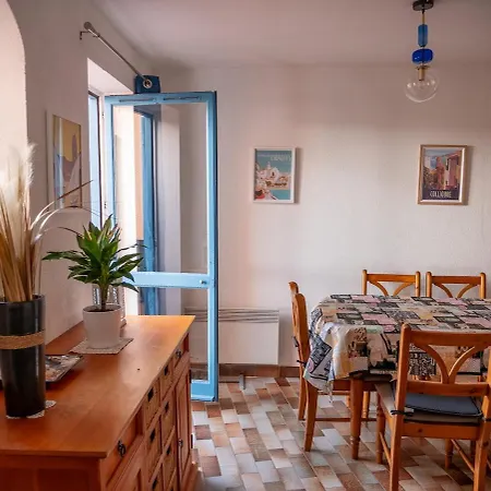 Maison Sur Les Hauteurs De *