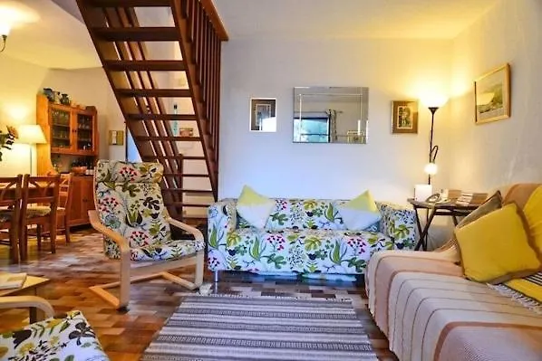 Maison Sur Les Hauteurs De *